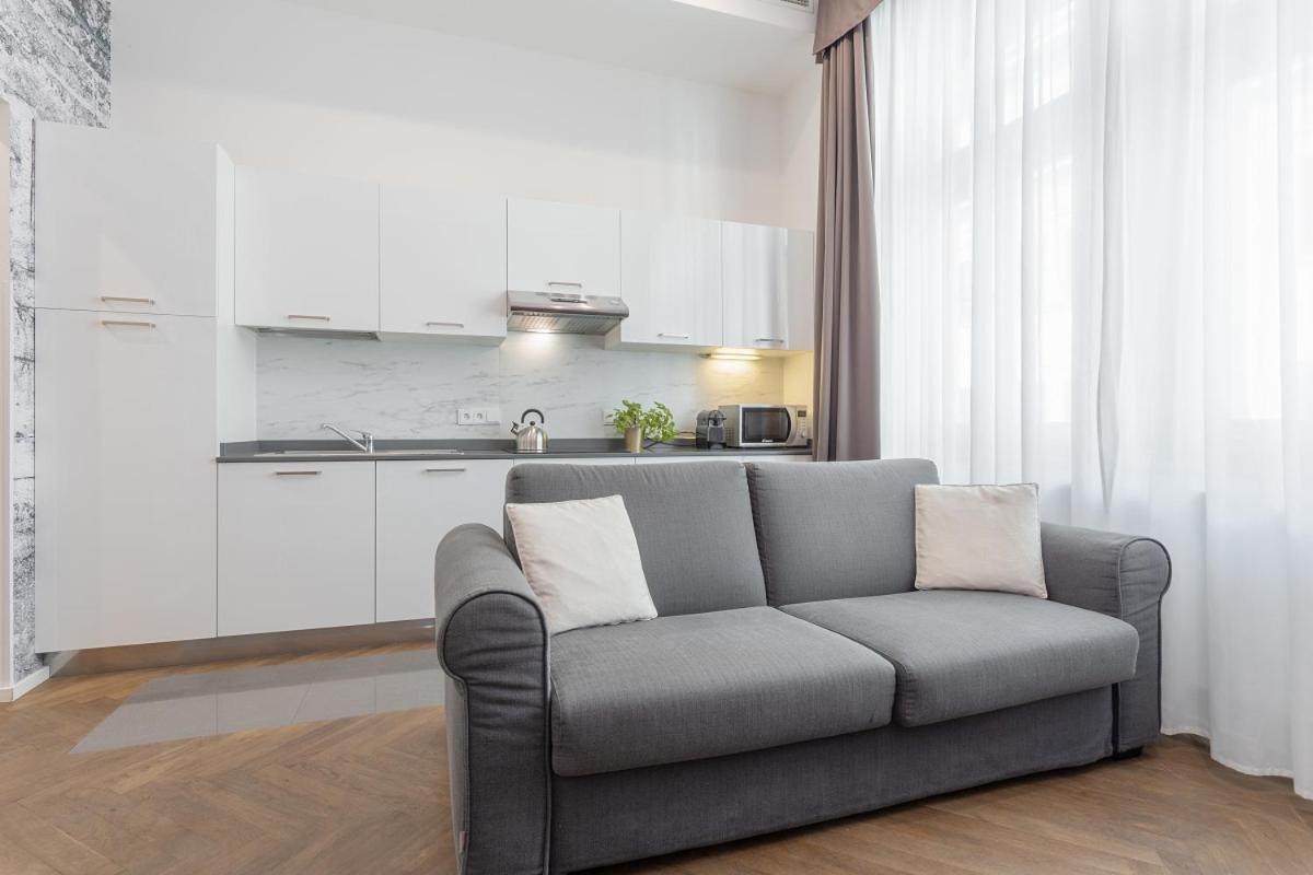 Modern Apartments Close To River Praga Esterno foto